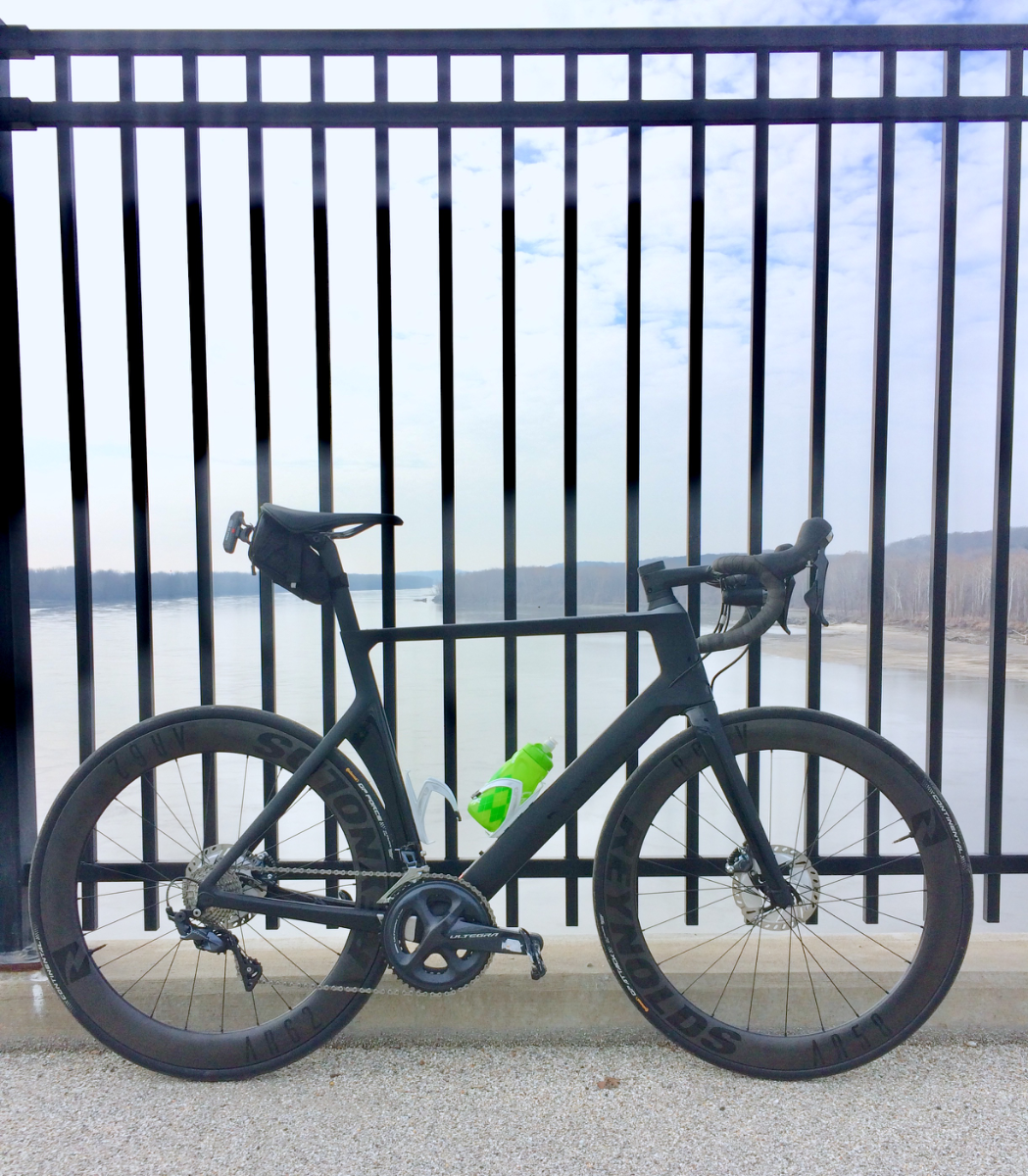 Stock 2018 Canyon Areoroad 